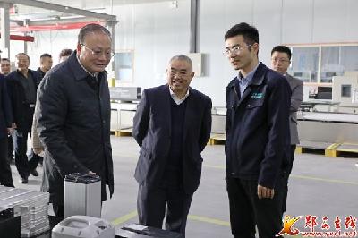 格林美股份有限公司董事长许开华一行来我县考察