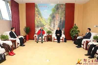 查宏王兵与上海国恩投资管理有限公司副董事长王文月座谈