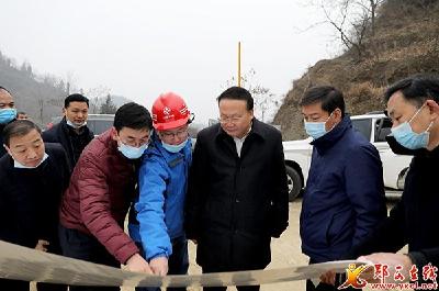 查宏:强化项目服务保障 推动建设提速增效