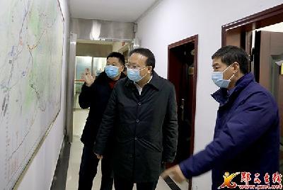 查宏在县高铁建设协调指挥部调研