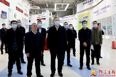 查宏赴荆门市亿纬动力、格林美公司考察