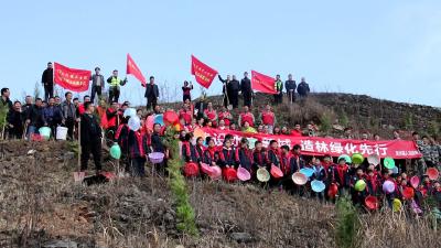 郧西：夹河镇积极开展春季义务植树活动