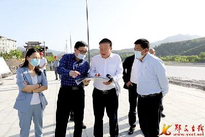 查宏在上津调研:继续发扬拼抢实作风 推动经济社会大发展