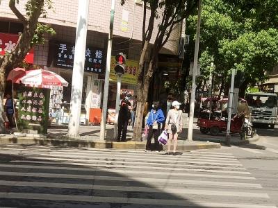 守初心  担使命  志愿同行共建文明城