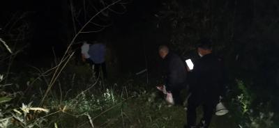 老人走亲戚迷失深山  郧西警方彻夜搜寻终找回