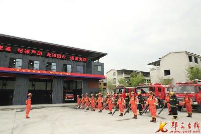 县消防救援大队圆满完成“五一”劳动节消防安保任务