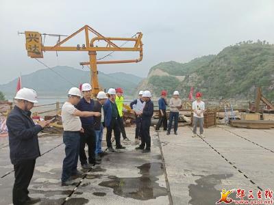 县公路养护中心安全大检查 保障”五一“通行安全