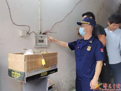 县消防救援大队开展沿街商业网点安全检查