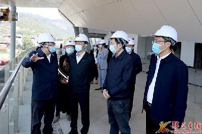 省体育局党组书记、局长水兵来我县调研