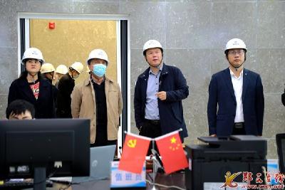 省水利厅党组成员、副厅长丁凡璋来我县调研水库移民工作
