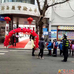 县城管局：全力护航“开学季”