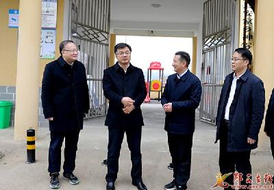 市委书记黄剑雄深入郧西调研