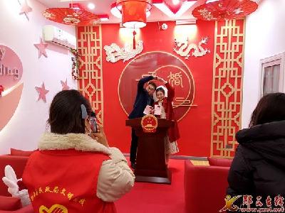 县民政局积极应对“2.14”婚姻登记高峰