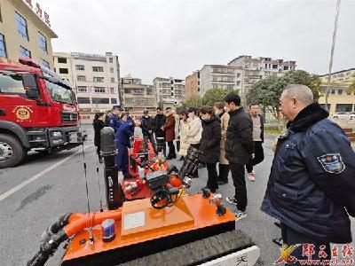 县消防救援大队开展春季消防安全宣传