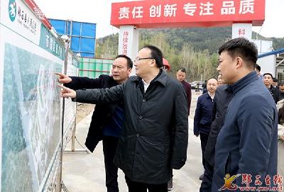 查宏调研县人民医院东院区项目建设