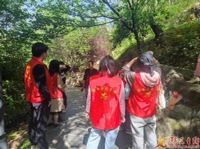 县文旅局开展“五一”节文明旅游志愿服务活动