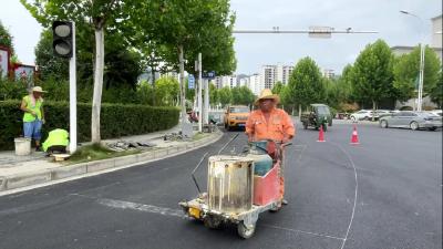 我县加快改造提升城市环境打造品质县城