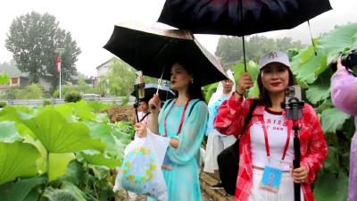 今天上午，100多名主流媒体、网络名人齐聚农耕文旅•田园沙沟，场面热闹……