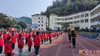 县消防救援大队开展消防科普宣传进校园活动