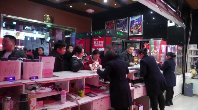 春节期间，我县电影市场红火！