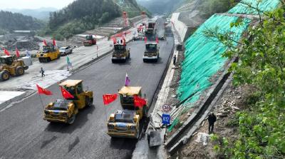 十巫北高速二期路面工程本月将全面展开