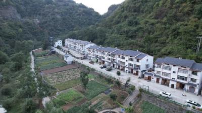 十堰郧西县：“智慧路灯”点亮乡村新生活