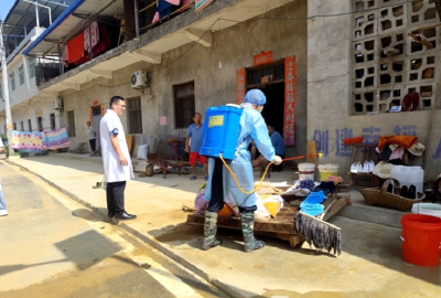 槐树林特场：洪水无情“医”有情 送药上门暖人心