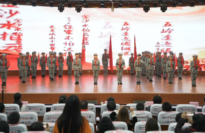 我县举行2025年少先队建队纪念日主题活动暨“红领巾讲解员”风采展示活动
