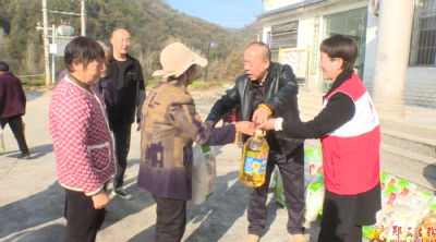 县红十字会：为基层群众送温暖