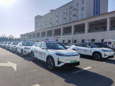 绿色升级！首批30台新能源出租车投入运营