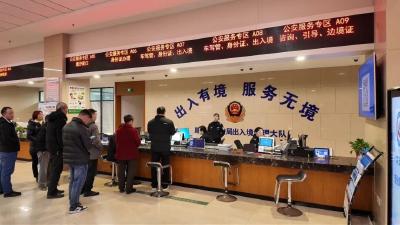 【新春走基层】服务不打烊  政务再提速 