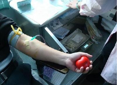 武汉20位新冠肺炎康复医务人员献血救人