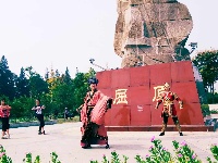 《入城仪式》试演 游客迎关公凯旋