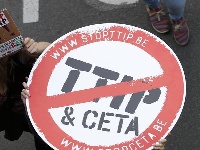 欧洲民众在布鲁塞尔抗议TTIP和CETA 