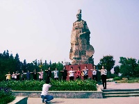 《入城仪式》试演 游客迎关公凯旋