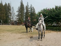 《入城仪式》试演 游客迎关公凯旋