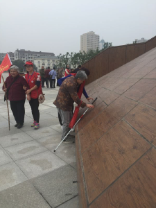 国际盲人节 用手触摸历史