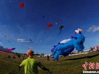 国际风筝节｜巨型多彩风筝扮靓蓝天