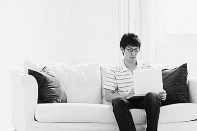 爱睡软床久坐软沙发 当心你的脊柱和腰椎