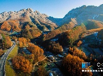 航拍：神农架初雪秋色 山上冰雪山下秋