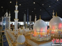 迪拜乐高乐园开业 六千余积木拼成上万造型