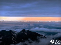 麻城龟峰山晨雾 似天上人间