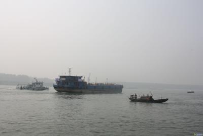 荆州海事局实施黄色预警应对荆江雾霾 保航行安全