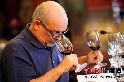 别看软木塞小小个儿 它对葡萄酒可有大影响