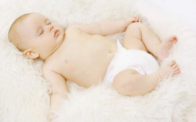 美研究：婴儿出生一小时内为喂母乳黄金期