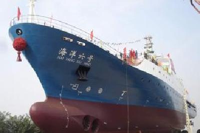 不让一克垃圾倾入海洋——中国科考船南极海域环保实践