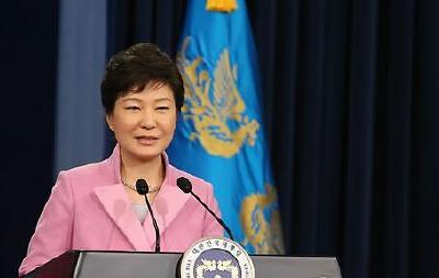 崔顺实为朴槿惠垫付4500万韩元 用来买衣服和手包