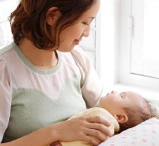 中国母乳喂养率仅27.8% 母乳库捐赠人数不尽人意