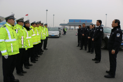 荆州警方做好“春运”道路交通安保工作 确保群众安全出行