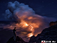 摄影师拍基拉韦厄火山岩浆流入海震撼画面